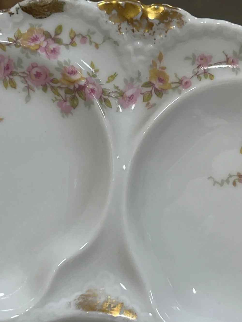 Limoges White Porcelain Floral Oyster Plate with Pink Rose Sprays and Gold Trim - Picture 5 of 12